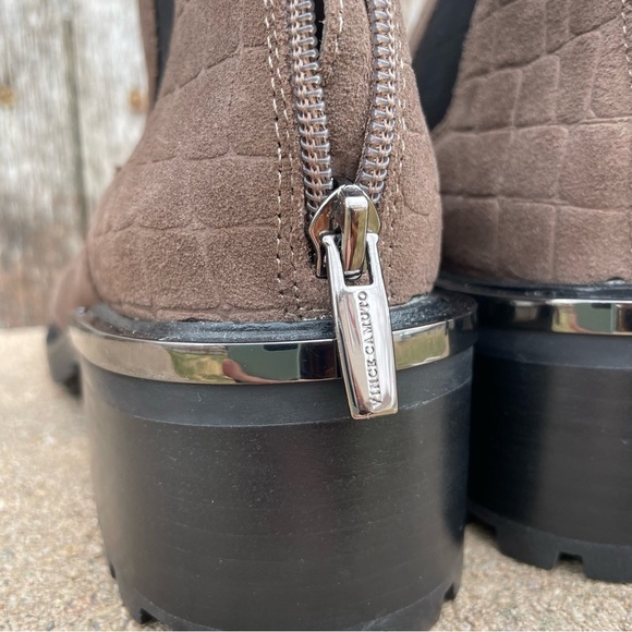 VINCE CAMUTO Women’s Tan Black Chelsea Ankle Boots Chunky Heel Zip Up Size 7.5 - Picture 6 of 14